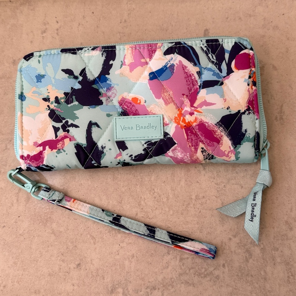 Vera Bradley wallet. NWOT